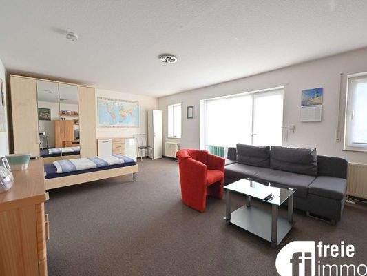 Wohn- und Schlafzimmer