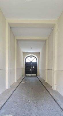 Zugang zum Innenhof.jpg