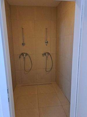 Dusche  beim Büro