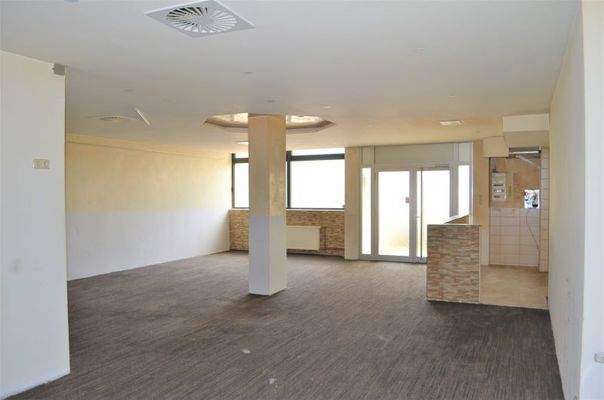 Hinterer Verkaufsraum/Gastraum