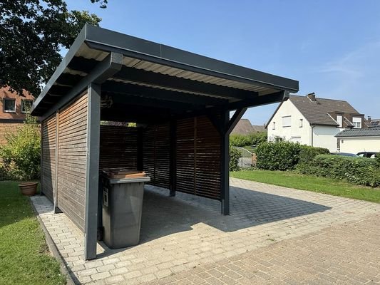 Carport nebst Stellplatz