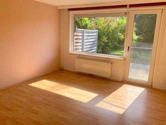 Wohnzimmer mit Terrassen-Zugang