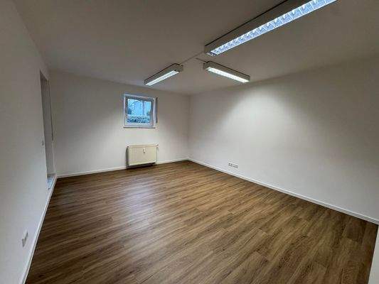 166 G08 02 Buero 1.jpg