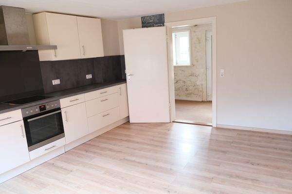 Küche - Blick zum Flur