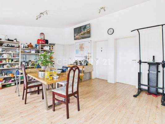 Wohnküche der Dachgeschosswohnung