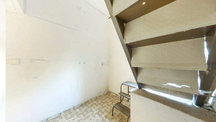 Treppenaufgang zum Dachgeschoss