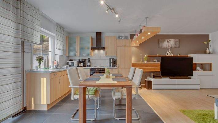 Wohn- und Esszimmer / Küche ELW UG