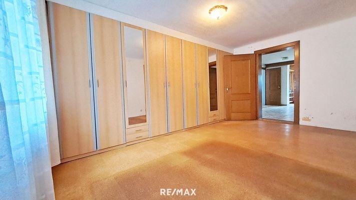 12 EG Zimmer 1
