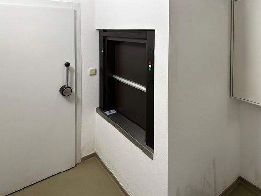 Für den persönlichen Komfort - Kühlraum und Lastenaufzug.jpg
