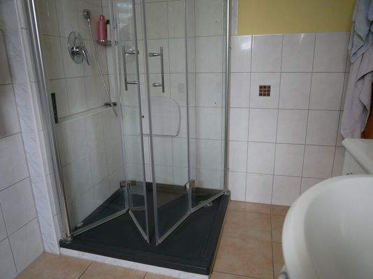 Dusche OG (2)