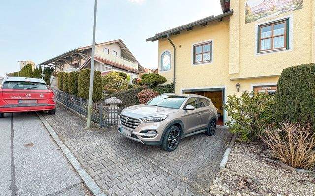 STELLPLATZ - ZUFAHRT GARAGE