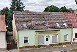 Mehrfamilienhaus Ansicht von der Straße