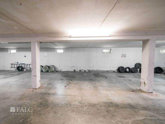 Tiefgaragenplatz
