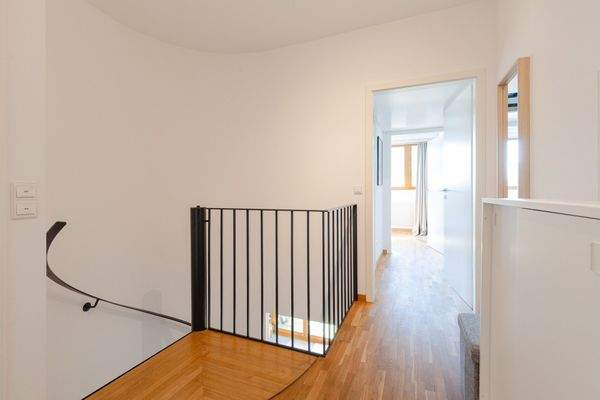 Obere Ebene mit Wendeltreppe