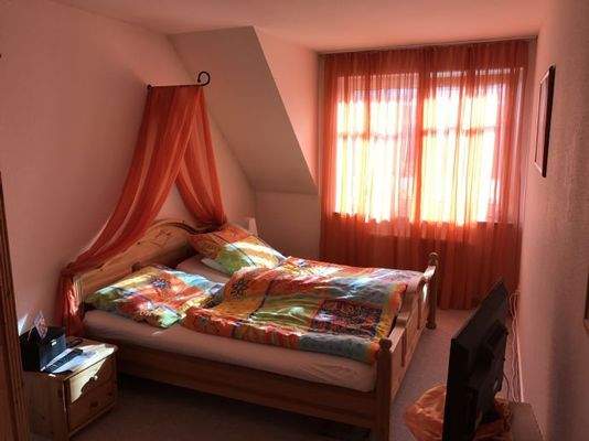 Schlafzimmer Bild 1 im OG