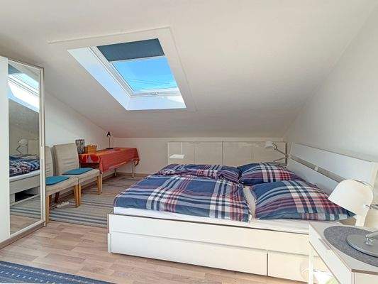 Schlafzimmer im Dachgeschoss (Whg. Süd/West) 