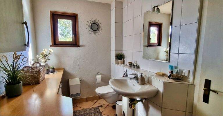 Hauswirtschaftsraum -  Gäste-WC