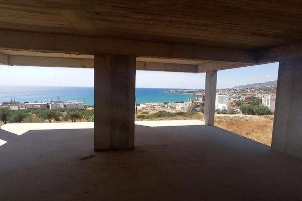 Freistehendes, unfertiges Haus / Skelett mit herrlichem Meerblick in einem schönen Resort