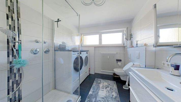 Modernes Tageslichtbad