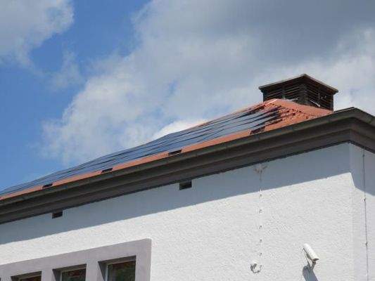 Blick auf die PV-Anlage