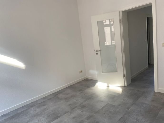 neu renovierte 2-Zi-Whg., Balkon, Stellplatz