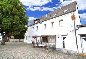 Eingang Parkplatzseite