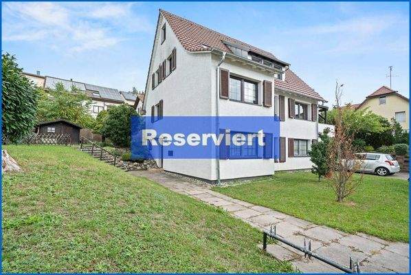 Hauseingang Untergeschoss + Garten