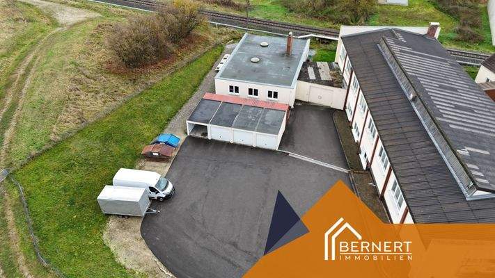 Luftaufnahme Kleine Halle/ Garagen