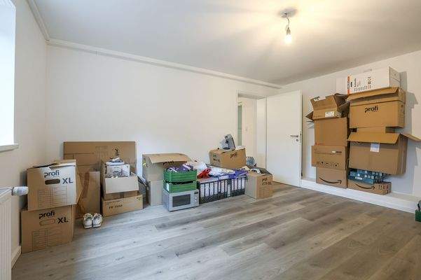 Praxis Untergeschoss Zimmer 1