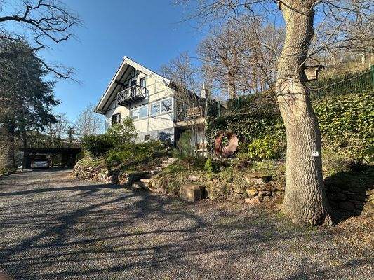 Auffahrt zur Liegenschaft