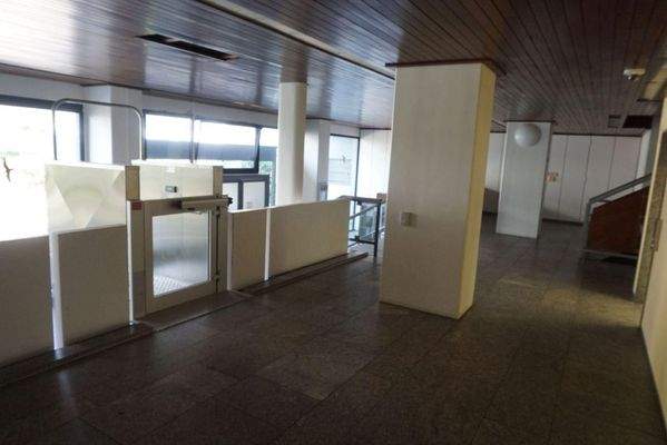 Aufzug für Rollstuhlfahrer