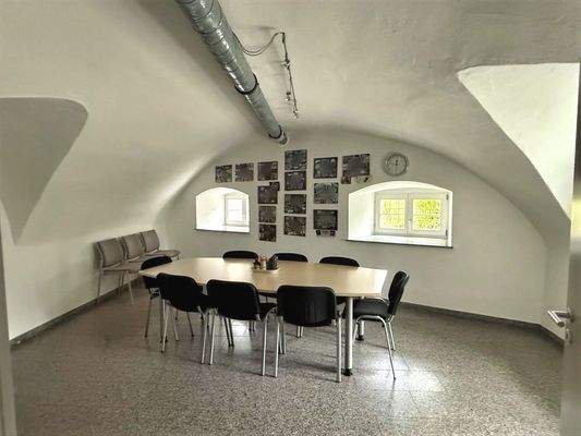 Aufenthaltsraum im hellen UG