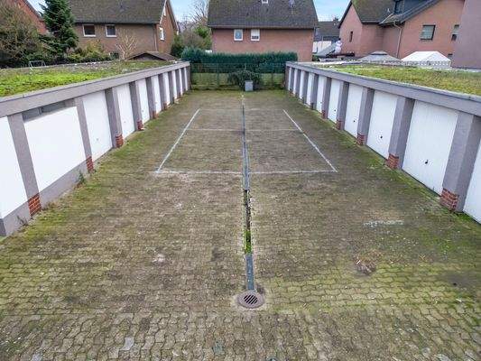 Außenansicht Garagen