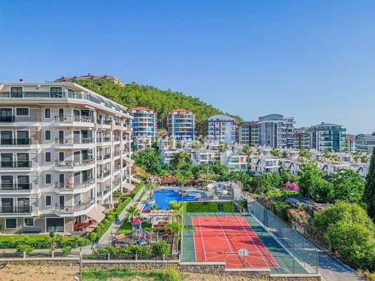 Sea-View Real Estate in Complex with Amenities in Kargıcak Alanya
