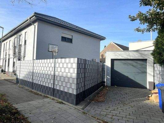 Außenansicht &amp; Garage