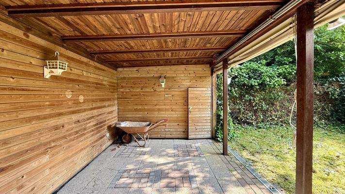 Überdachte Terrasse