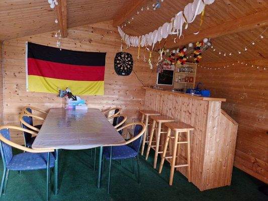 Gartenhaus innen.jpeg