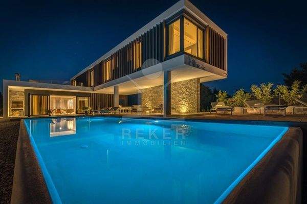 Ein zauberhaftes Ambiente umgibt die Villa