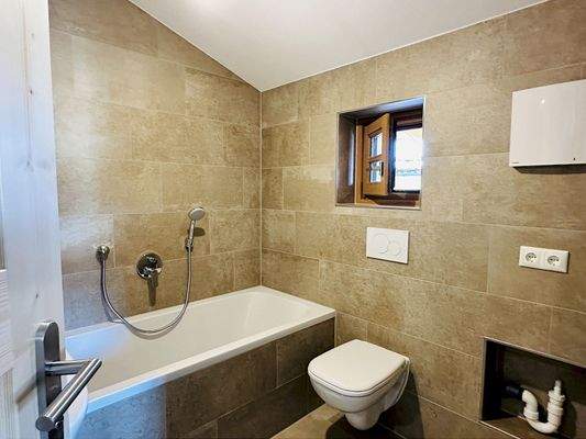 Impressionen Wohnung I im Obergeschoss (Bad mit WC)