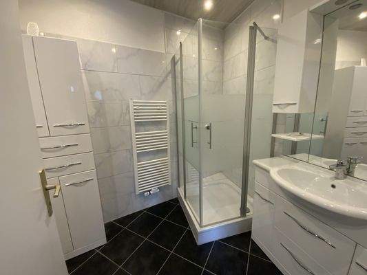 Badezimmer Hochparterre