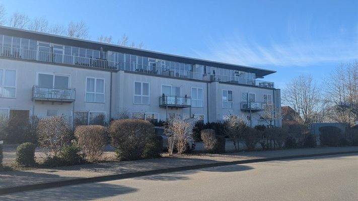 Vorderansicht von der Straße