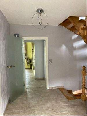 großzügige Diele - Erdgeschoss