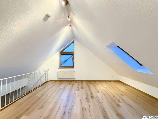 Galerie mit kleinem Abstellraum - Bild 2