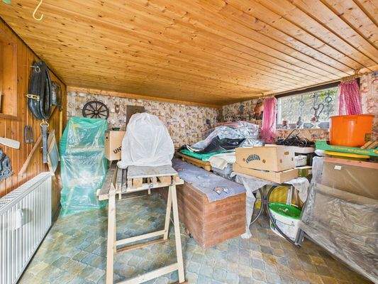 Partyraum unter Terrasse