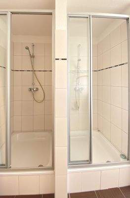...und den Duschen