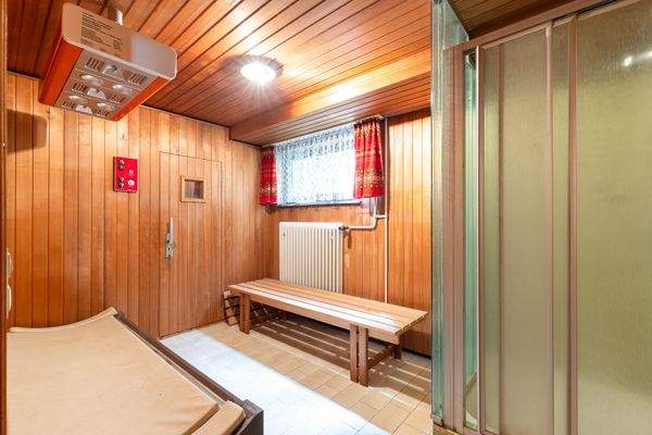 Wellnessraum (UG).jpg