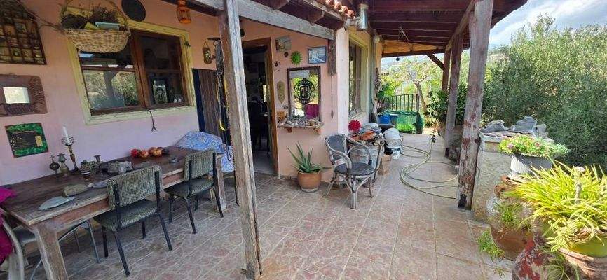 Kreta, Athanati: Kleines Haus mit großem Garten zu verkaufen