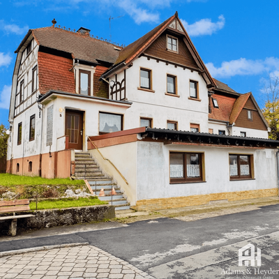 Außenbild vorne links