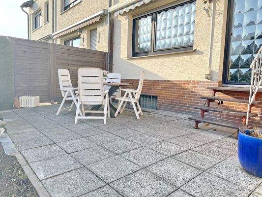 Ca. 18 m² Sonnenterrasse (SO).