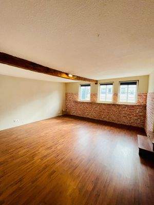 Innen_Haus 1_EG_Zimmer-Büro mit kleiner Zwischeneb